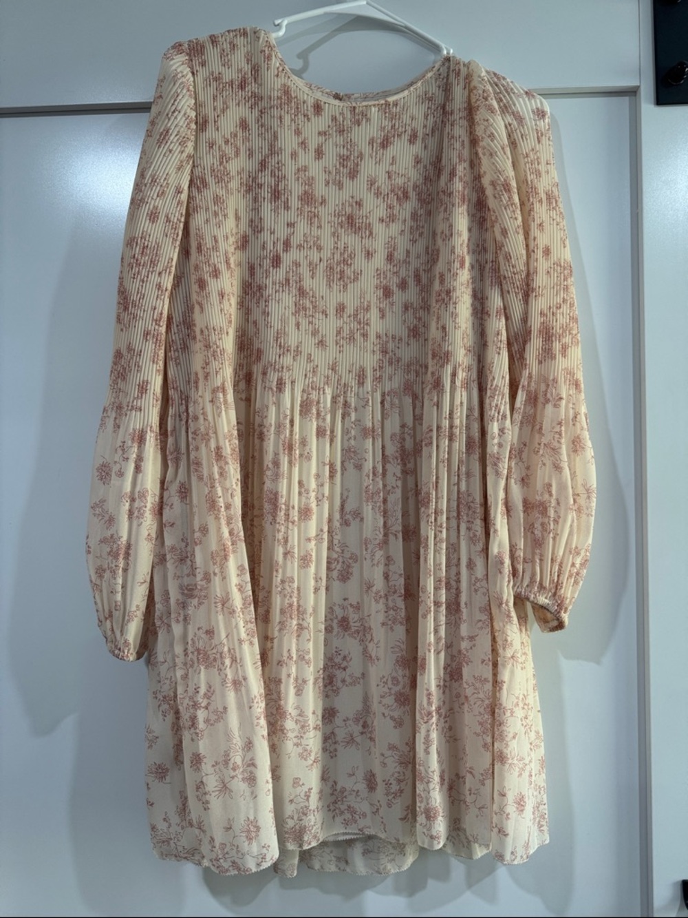 Aritzia Wilfred Daydreamer Dress - Cream Floral Long Sleeve